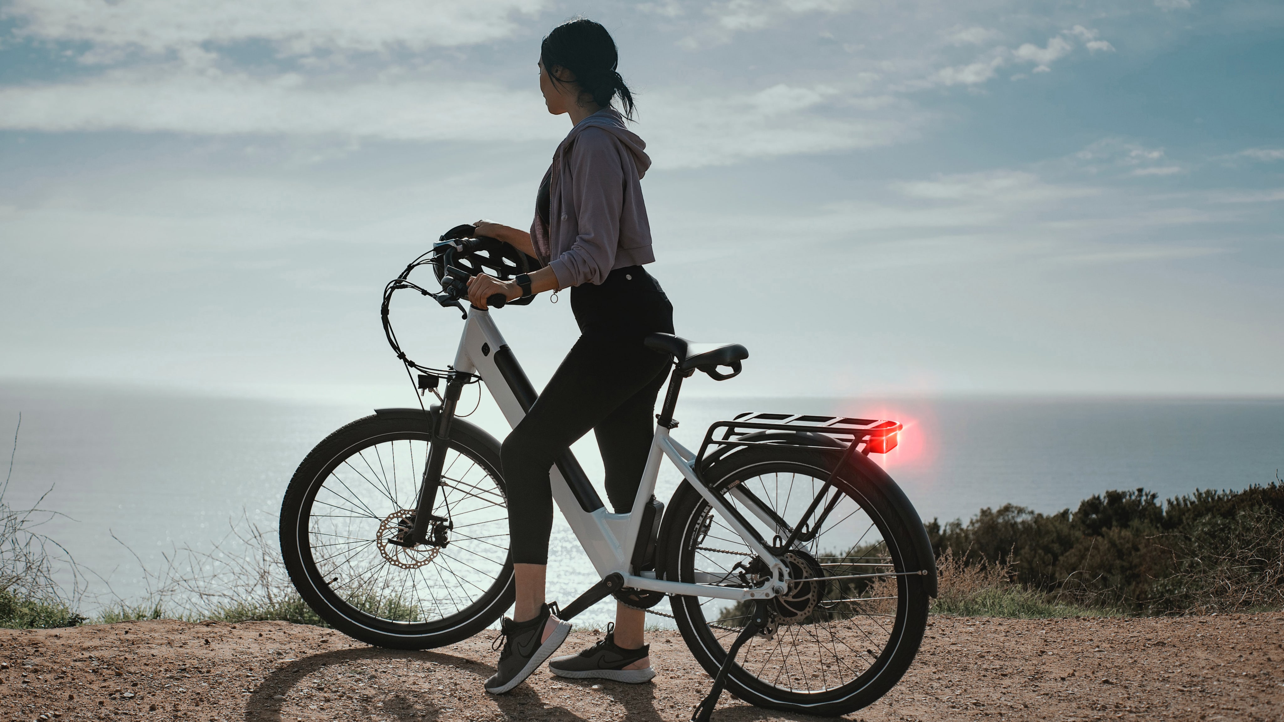 Fahrradkamera als digitaler Rückspiegel mit Dashcam und Bremslicht